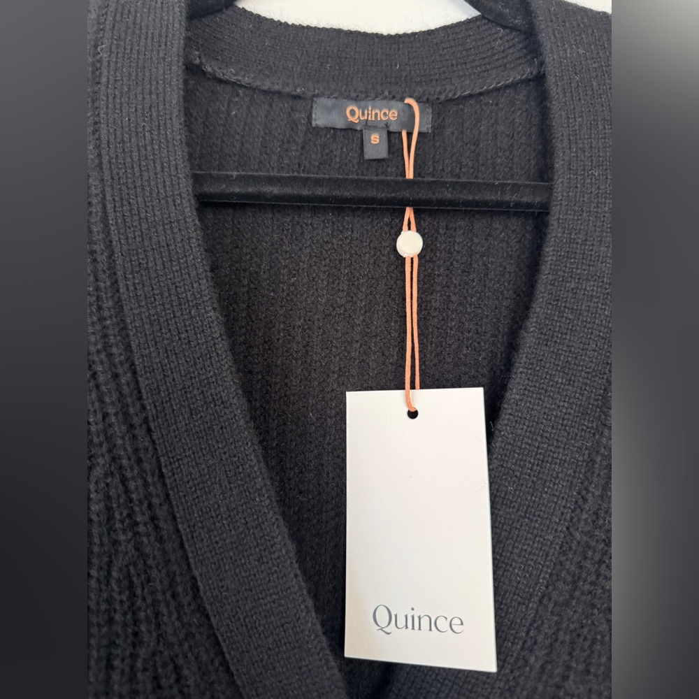 NWT! QUINCE Mongolian Cashmere Oversized
Boyfriend Cardigan Sweater Black Small - Picture 6 of 13